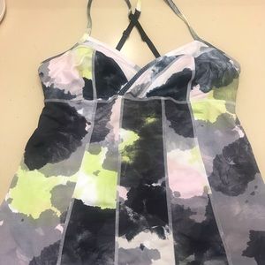 Lululemon size 8 tank